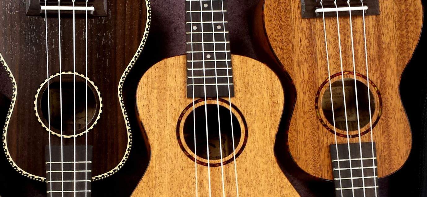 Classic Cantabile US-100 Ukulele Holz Hawaii Gitarre Uke Sopran Mensur Rot 